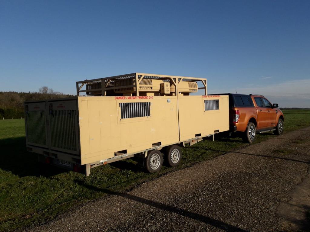 Hondenaanhangwagen - 4 tot 20 zitplaatsen; airconditioning., Dieren en Toebehoren, Honden-accessoires, Gebruikt, Ophalen