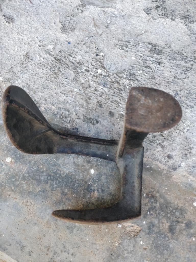Antieke Zeldzame Drievoetige Gietijzeren Schoenmakers Aambee, Antiek en Kunst, Antiek | Gereedschap en Instrumenten, Ophalen