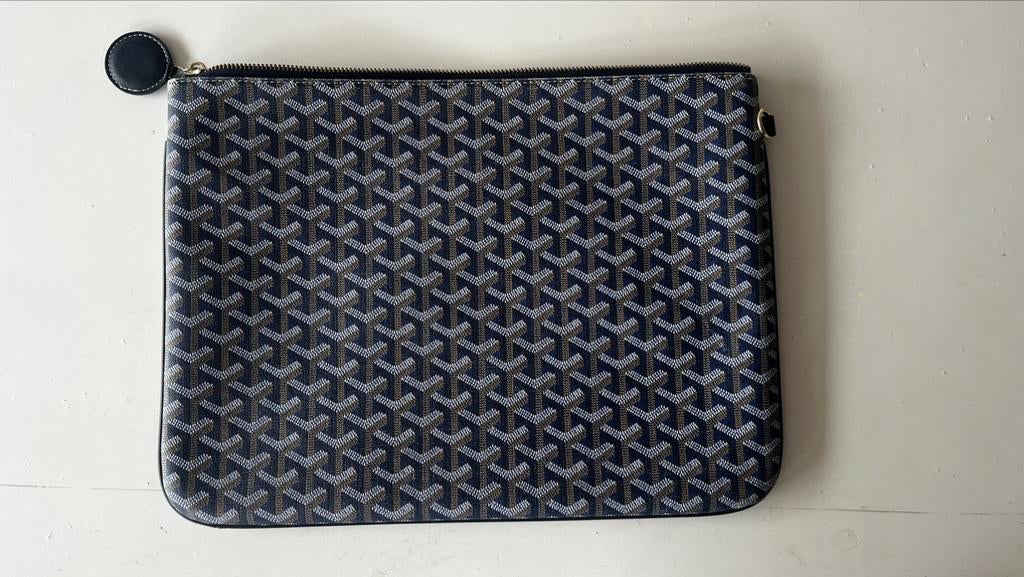Donkerblauwe Goyard laptophoes met vakken en rits, Computers en Software, Laptophoezen, Ophalen of Verzenden, 14 inch, Zo goed als nieuw