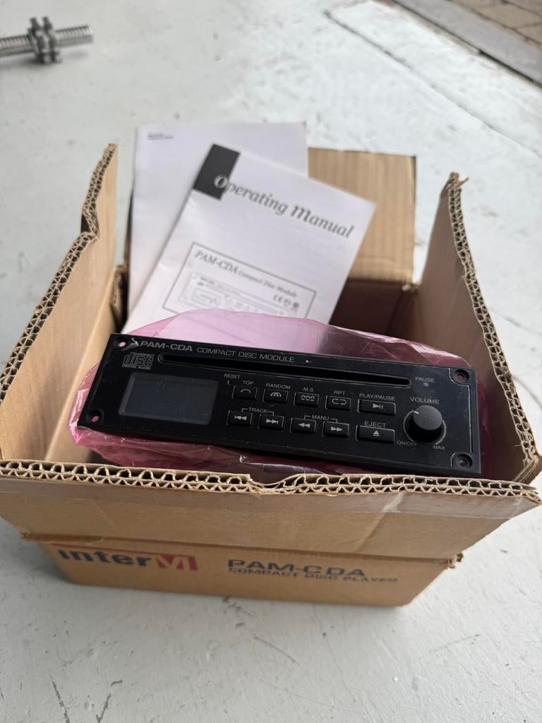 Autoradio InterM Pam-CDA neuf dans la boite vintage, Autos : Divers, Autoradios, Neuf, Enlèvement ou Envoi
