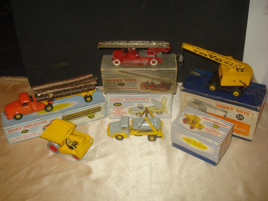 DINKY TOYS Lot 1 de 5 Anciens Camions et Véhicules en Boîtes, Enlèvement ou Envoi, Utilisé, Bus ou Camion, Dinky Toys