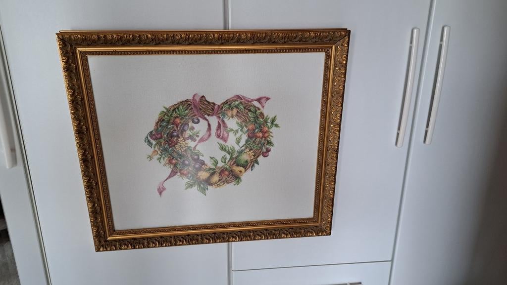 allerlei ingekaderde handwerken, Hobby en Vrije tijd, Ophalen, Zo goed als nieuw