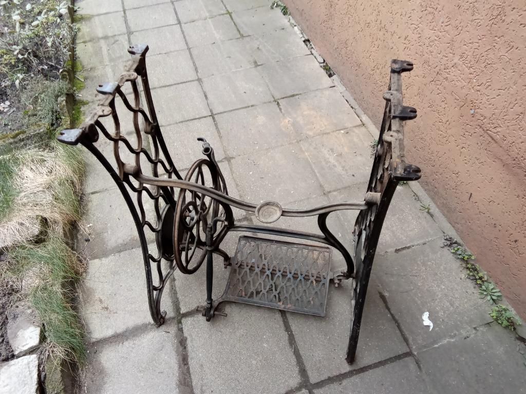 Pied de machines à coudre voir les photos, Antiquités & Art, Antiquités | Machines à coudre, Enlèvement