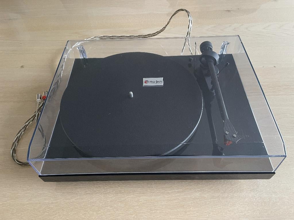Platenspeler Pro-Ject Debut Carbon DC - 2M RED, Ophalen, Zo goed als nieuw, Platenspeler, Overige merken