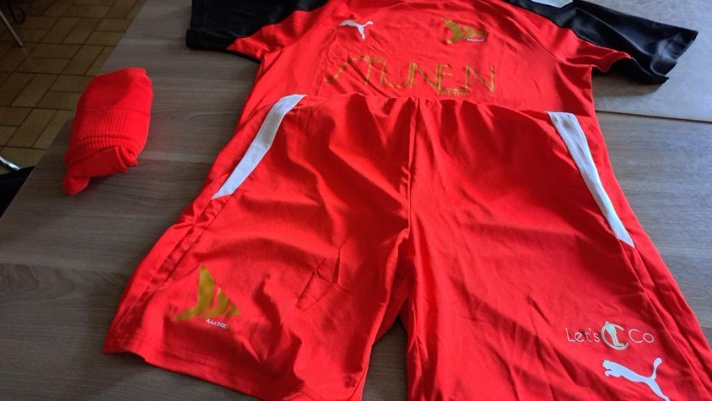 trainingset PUMA  Small, Sport en Fitness, Voetbal, Maat S, Ophalen of Verzenden, Gebruikt, Set