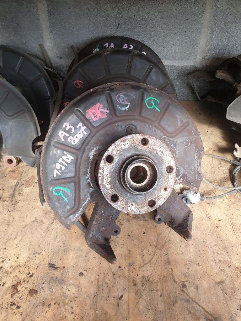 Moyeu fusée avant AUDI A3 8P 1.9 TDI 2007 roulement de roue, Autos : Pièces & Accessoires, Enlèvement, Audi