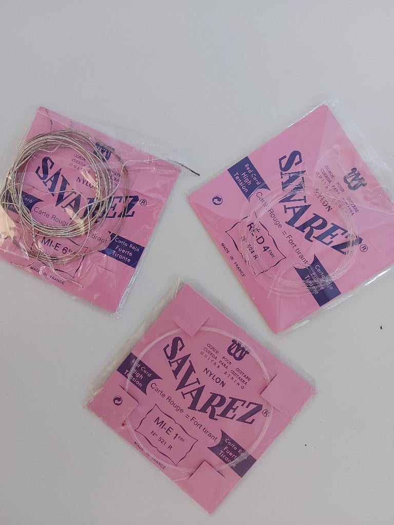 3 cordes à guitare sèche (neuves), Enlèvement, Neuf, Guitare classique ou espagnole