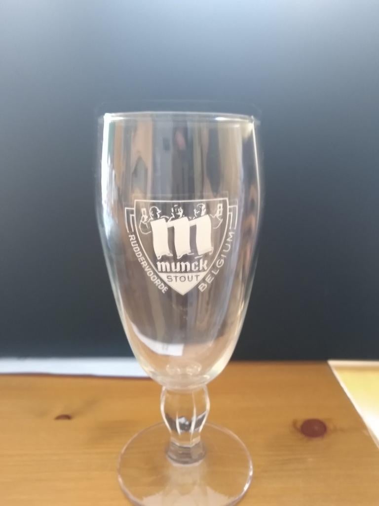 Munck Stout bierglas, Verzamelen, Ophalen of Verzenden, Zo goed als nieuw, Glas of Glazen, Overige merken
