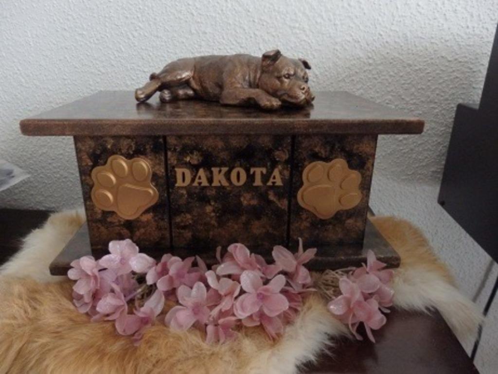 Stafford beeldje op urn of op plateau als set handgemaakt, Verzenden, Nieuw