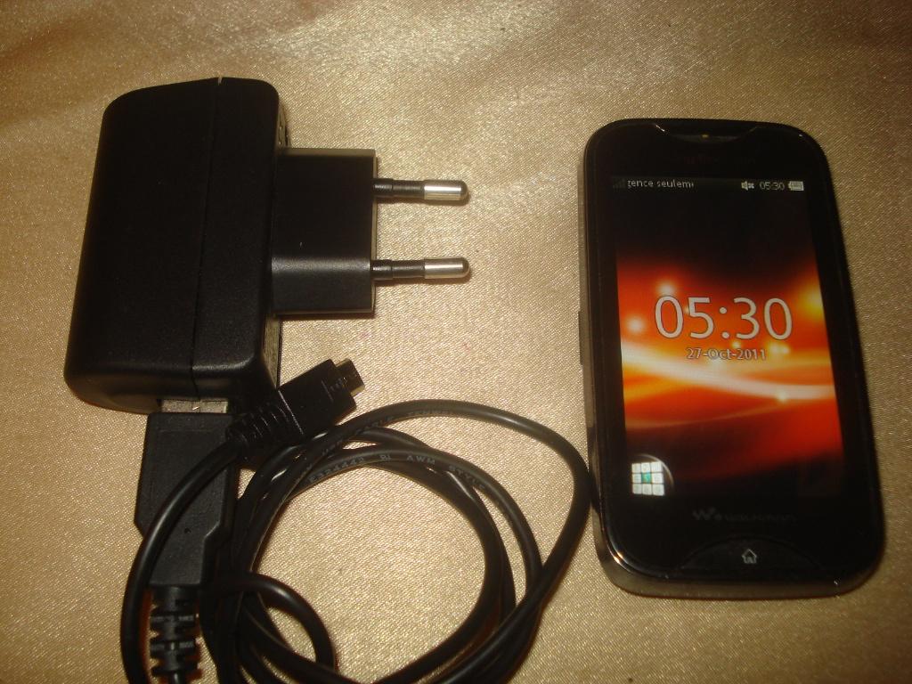 SONY-ERICSSON WT13i Gsm Vintage, Telecommunicatie, Mobiele telefoons | Sony, Zo goed als nieuw, Klassiek of Candybar, Touchscreen