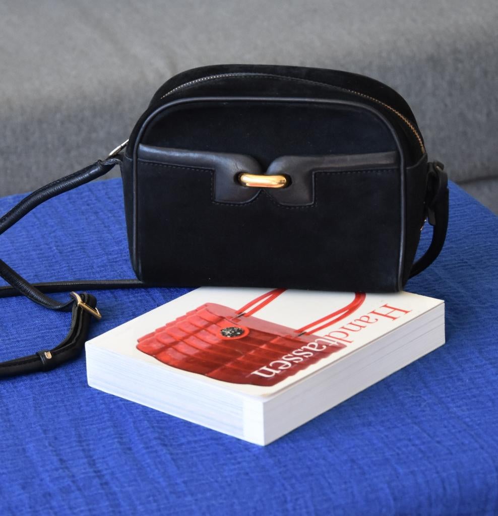 Delvaux vintage crossbody suède zwart als nieuw, Enlèvement, Comme neuf, Noir, Sac à bandoulière