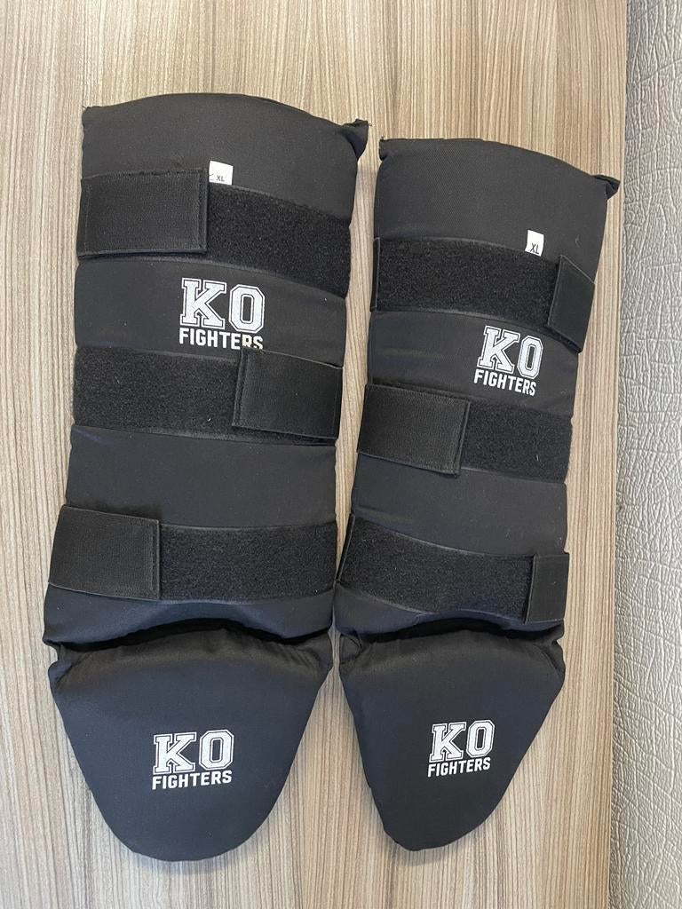 KO Fighters Scheenbeschermers Kickboksen Katoen – Zwart XL, Sport en Fitness, Vechtsporten en Zelfverdediging, Ophalen, Overige