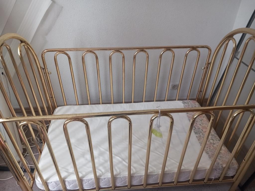 Vintage goudkleur baby bed, Kinderen en Baby's, Ophalen