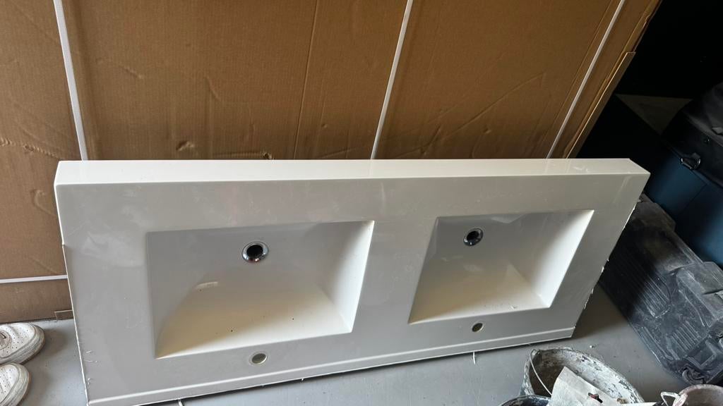 Double vasque, Enlèvement, Comme neuf