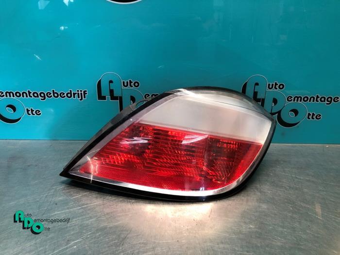 Achterlicht rechts van een Opel Astra (Astra H 04-), Gebruikt, -, -, Opel