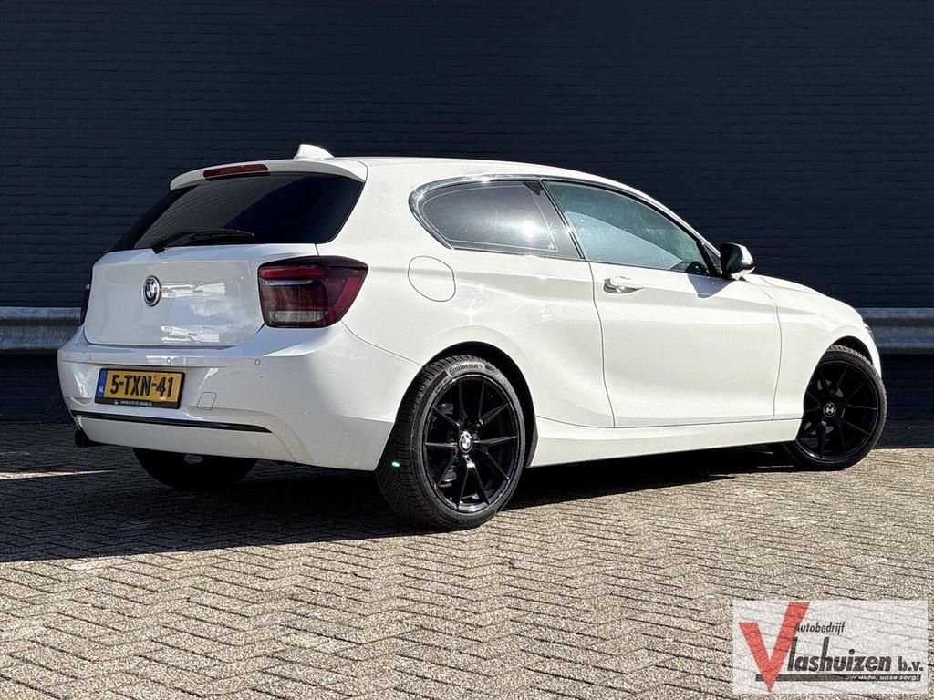 BMW 114 1-serie 114i EDE Corporate Lease Edition | Dakota Le, Auto's, 1 Reeks, Zwart, Bedrijf, Cruise Control