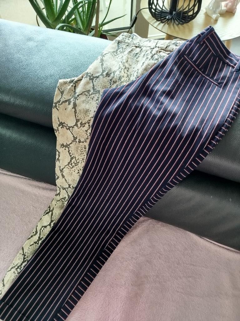 kledingpakket- 2 dames broeken, Ophalen, Zo goed als nieuw, Maat 38/40 (M)