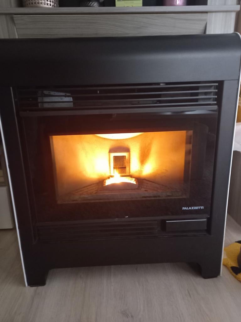 Palazzetti corinne 6KW, Ophalen, Zo goed als nieuw, Pelletkachel, Vrijstaand