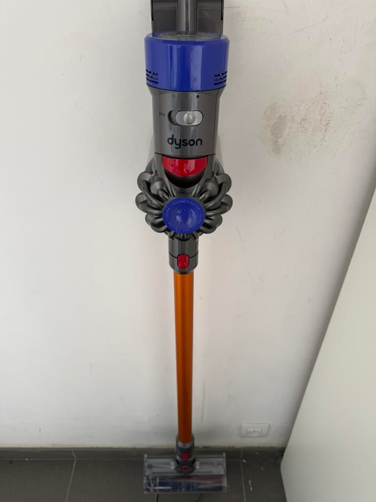 Dyson v8, Elektronische apparatuur, Stofzuigers, Ophalen, Zo goed als nieuw