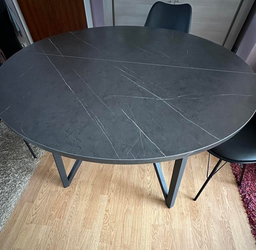 Eettafel met bijpassende stoelen, Quatre personnes, Rond, Comme neuf, 100 à 150 cm