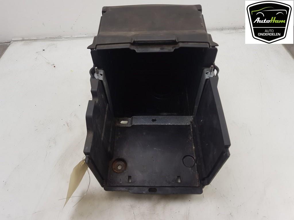 ACCUBAK Ford C-Max (DXA) (01-2010/06-2019), Auto-onderdelen, Gebruikt, Ford