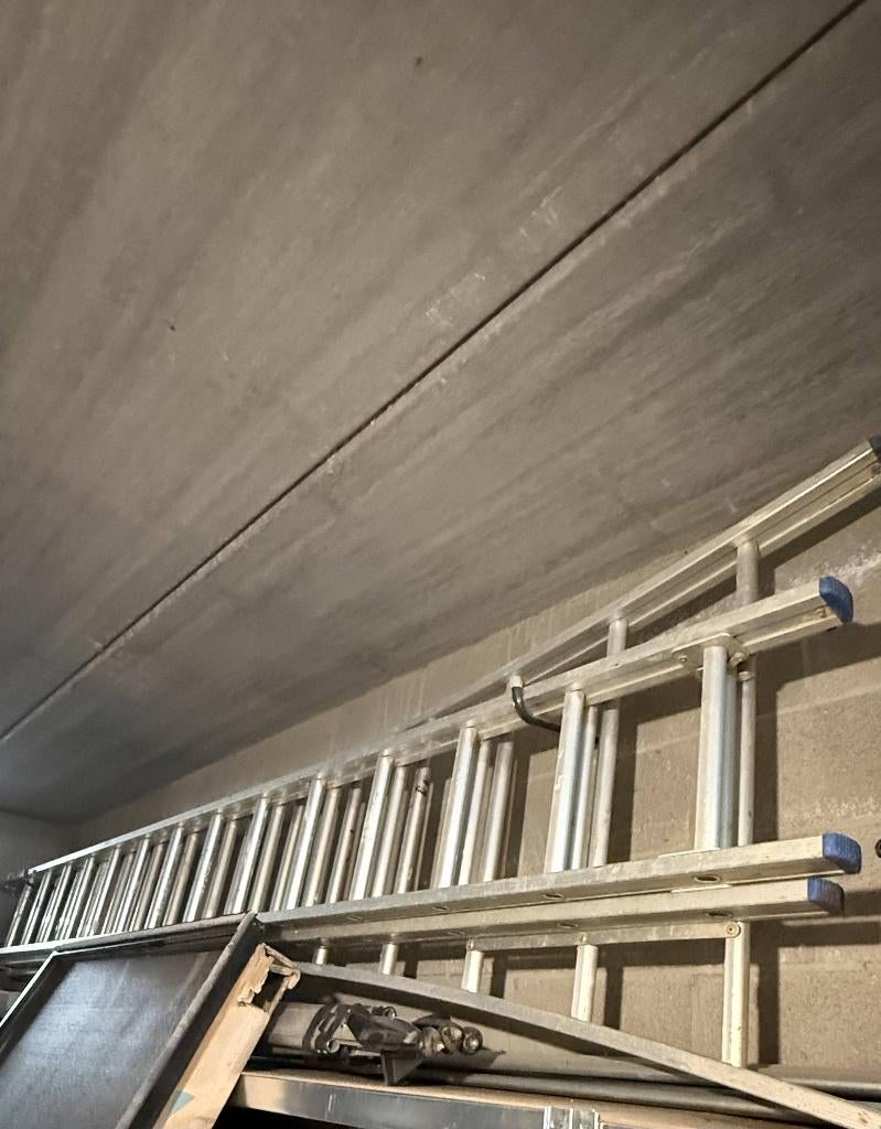 Échelle coulissante aluminium 3 sections, Bricolage & Construction, Échelles & Escaliers, Enlèvement, Comme neuf, Échelle, 4 mètres ou plus