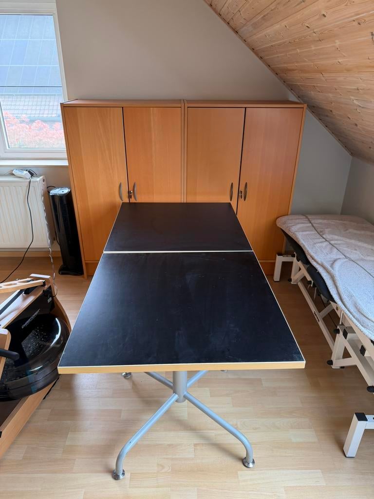 Twee zwarte tafeltjes met twee stoelen, Huis en Inrichting, Tafels | Eettafels, Zo goed als nieuw, 50 tot 100 cm, 50 tot 100 cm