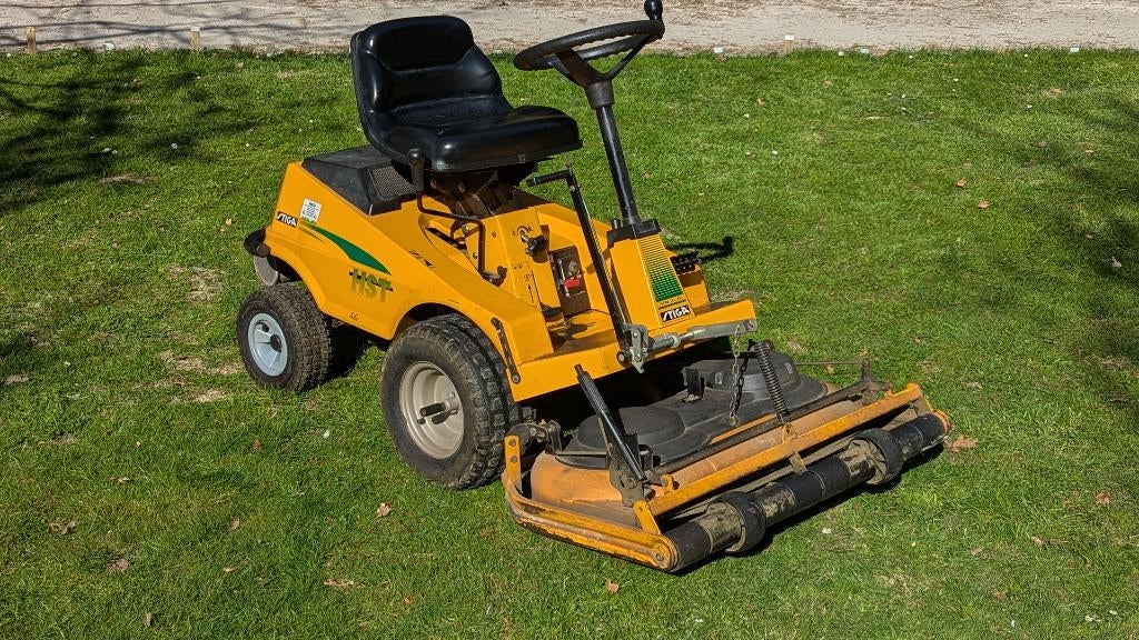 Tracteur tondeuse Stiga Villa President HST 12,5 CV 85 cm, Jardin & Terrasse, Tondeuses autoportées, Fonction de mulching, Enlèvement
