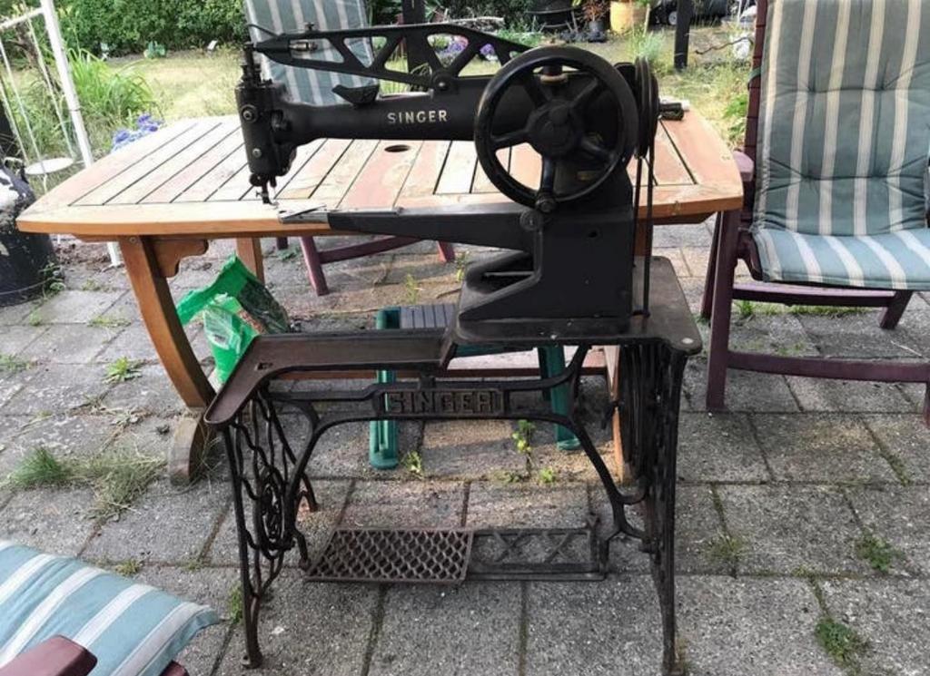 Singer naaimachine, Antiek en Kunst, Ophalen