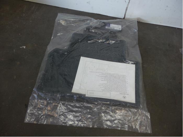 Matten Set van een Mercedes CLS-Klasse (CLS-Klasse 17-), -, -, Nieuw, Ophalen of Verzenden