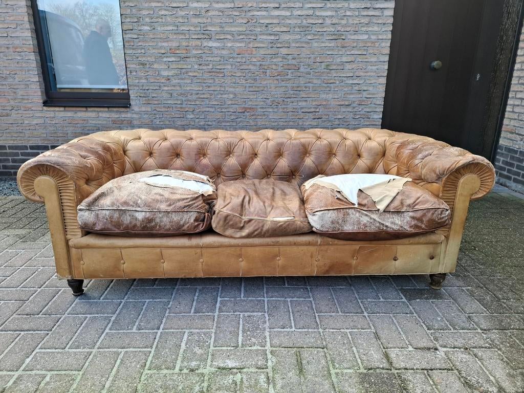 poltrona frau 3 zit uit 1912, Enlèvement