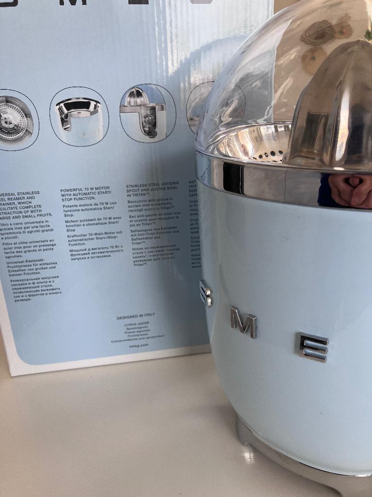Smeg citruspers blauw, Elektronische apparatuur, Juicers, Ophalen of Verzenden, Zo goed als nieuw, Elektrisch, Citruspers