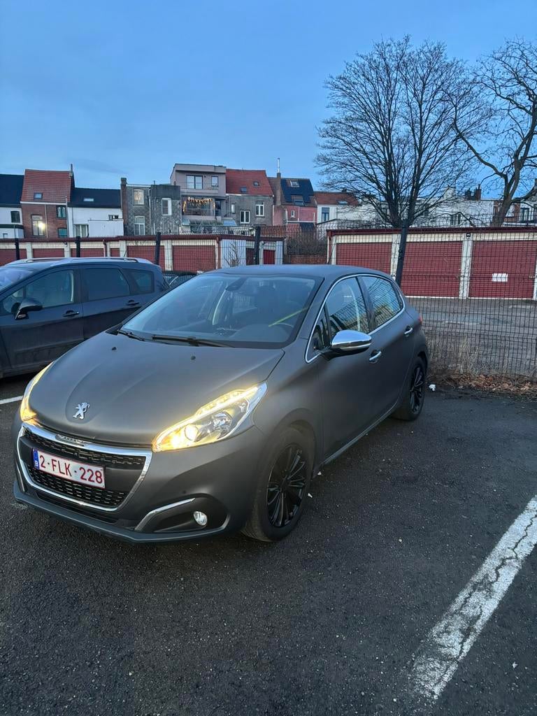 Peugeot 208 1.2 Puretech Automatique, Achat, Euro 6, Autres couleurs, Noir