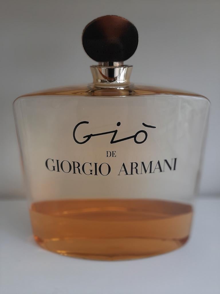 Grote dummy-fles van ARMANI Gio, Verzamelen