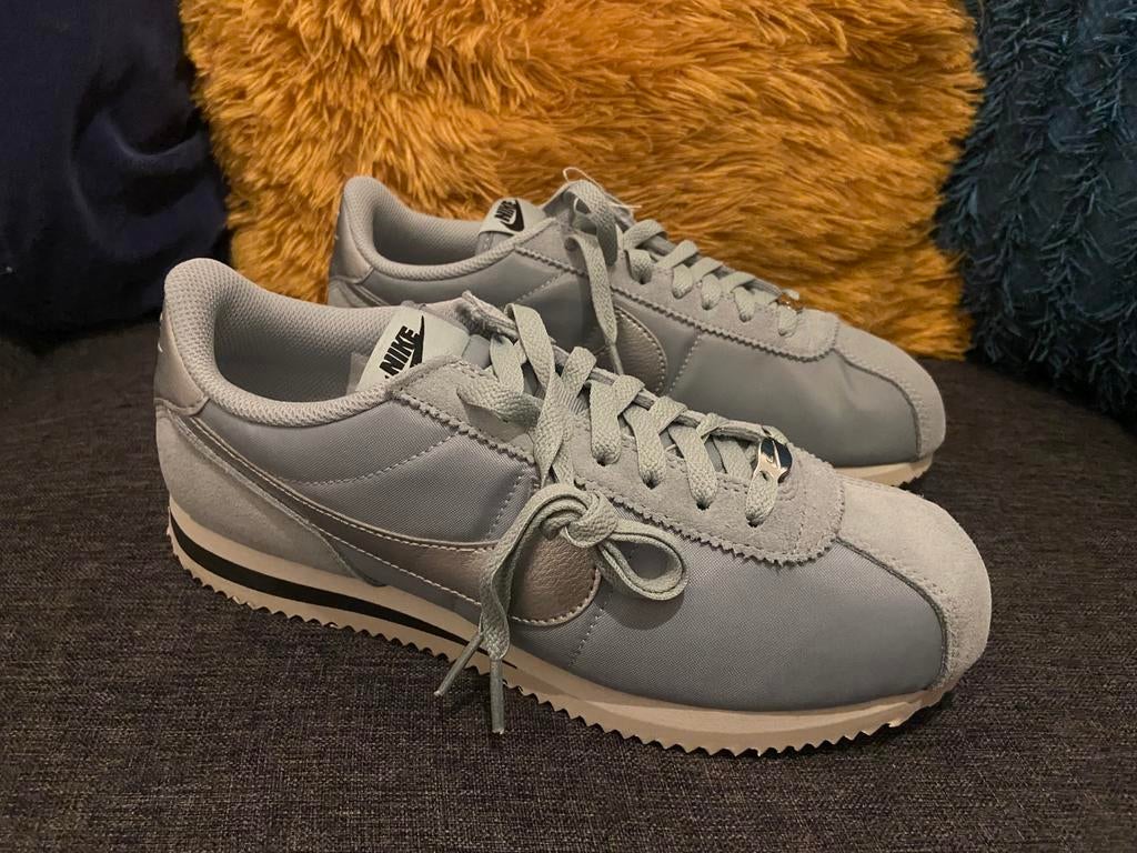 Nike cortez taille 41, Neuf, Enlèvement ou Envoi, Autres couleurs, Baskets