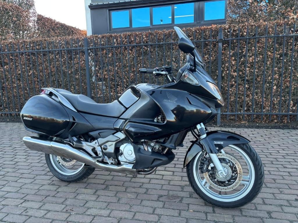 Honda Deauville 700 abs, Motoren, Motoren | Honda, 700 cc, 2 cilinders, Motorrijbewijs A, Meer dan 35 kW