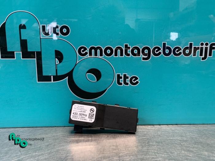 Antenne Versterker van een Opel Astra (Astra J 10-), Gebruikt, -, -, Opel