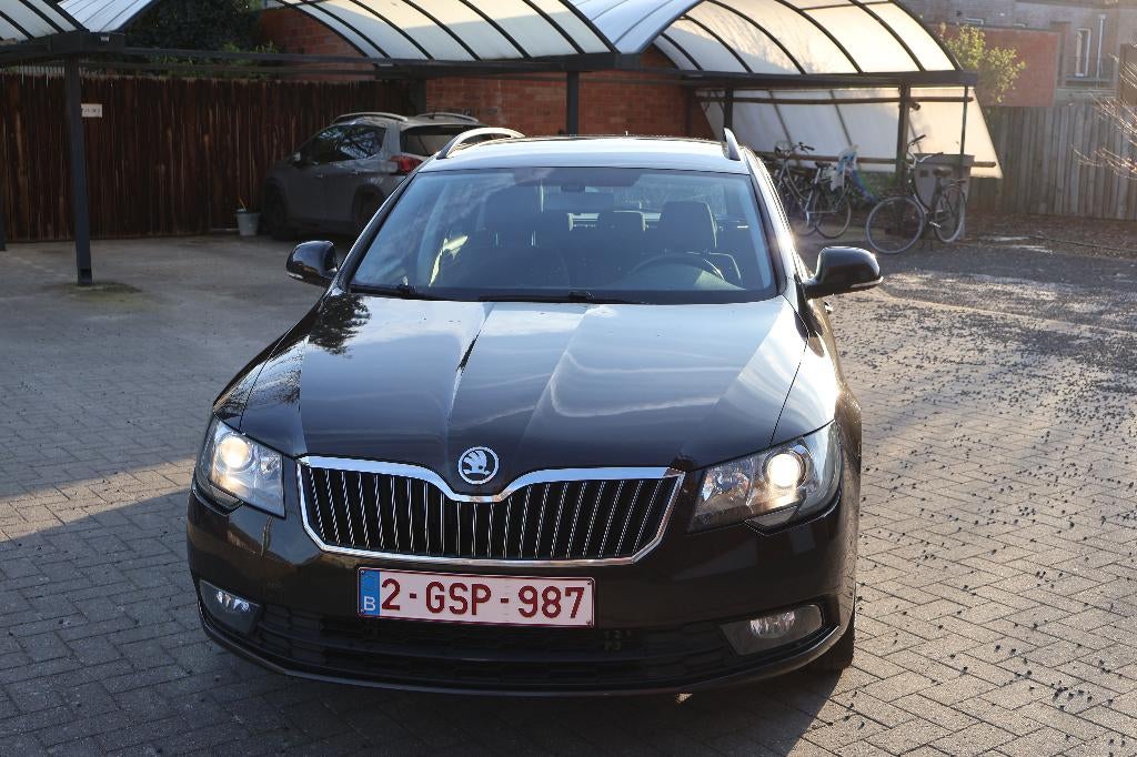 Skoda Superb 1.4 TSI, Auto's, Voorwielaandrijving, Euro 5, Stof, Zwart
