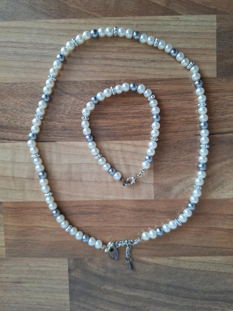 VOLLEDIG NIEUW parelketting met bijpassende armband, Ophalen, Nieuw, Wit, Overige materialen