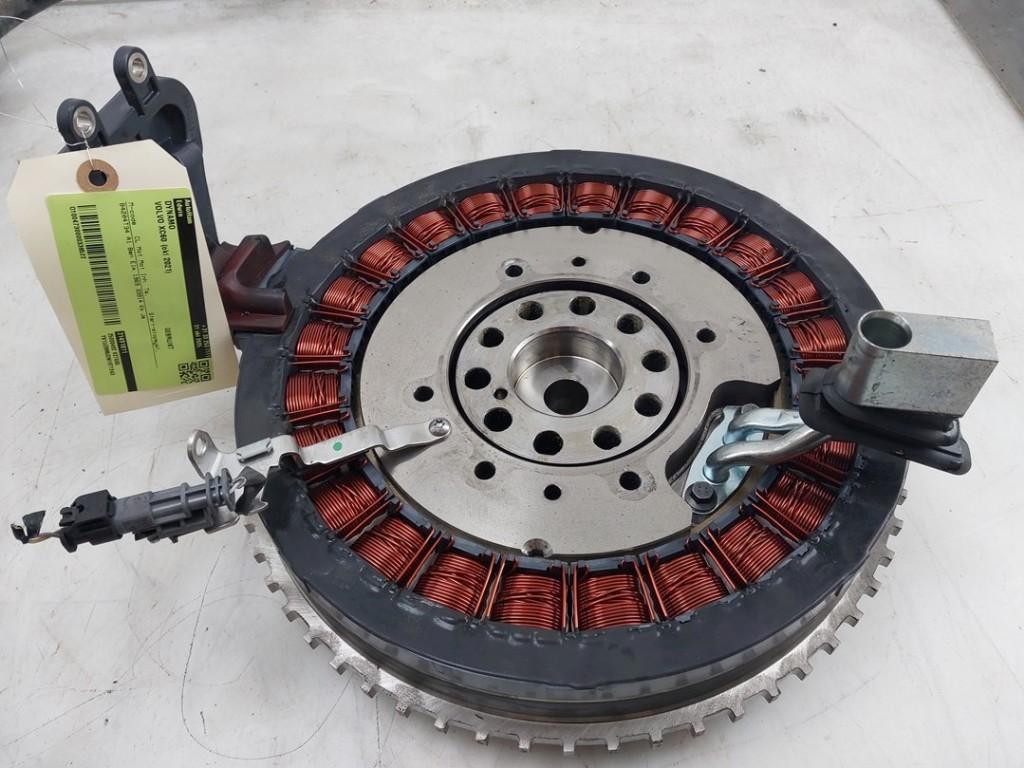 ALTERNATEUR Volvo XC60 II (UZ) (01-2017/12-2022), Utilisé, Volvo
