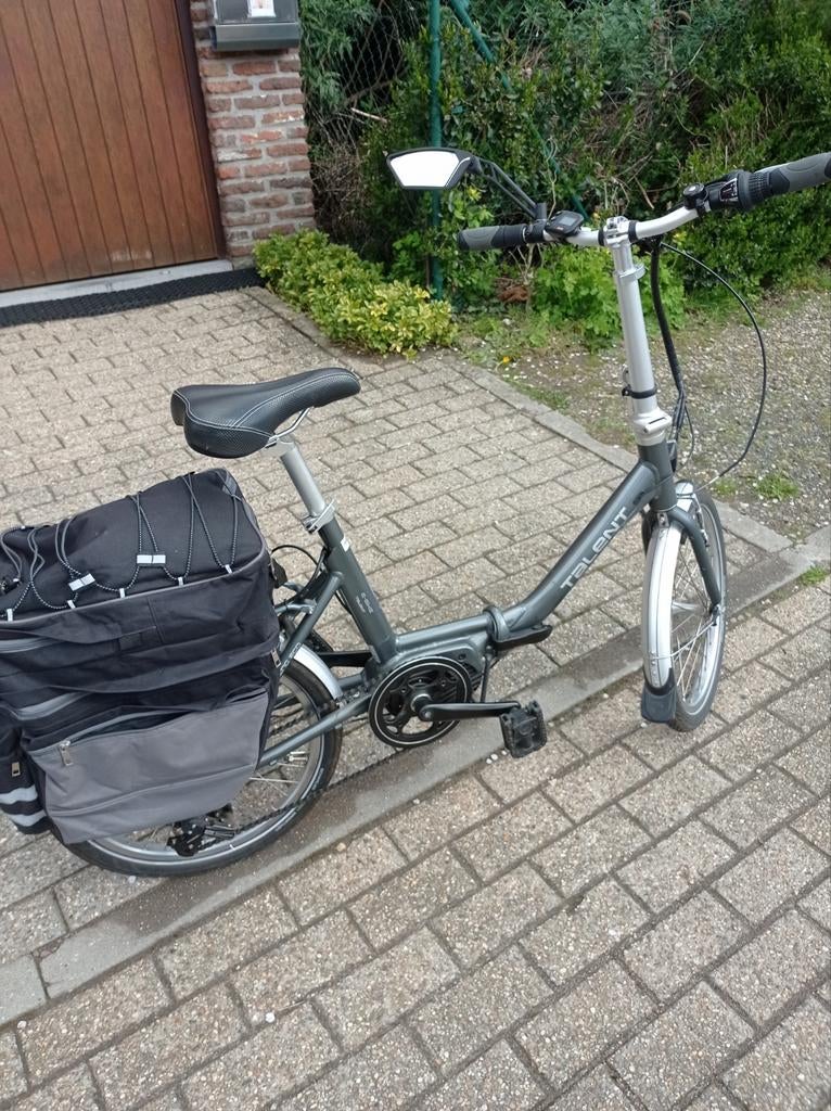 Mini fiets te koop prijs overeen te komen. Zo goed als nieuw, Fietsen en Brommers, Fietsen | Vouwfietsen, Ophalen
