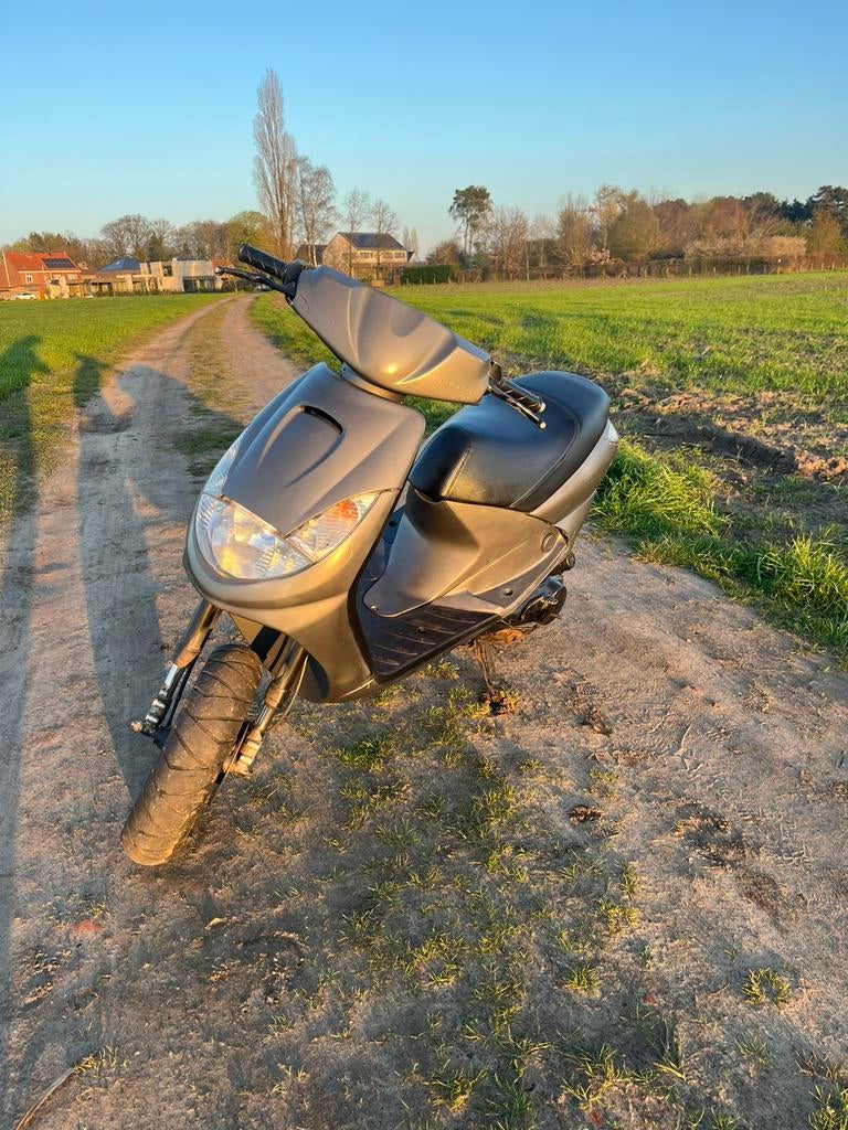 Peugeot vivacity 70cc getuned, Fietsen en Brommers, Scooters | Peugeot, Ophalen, Gebruikt, Vivacity