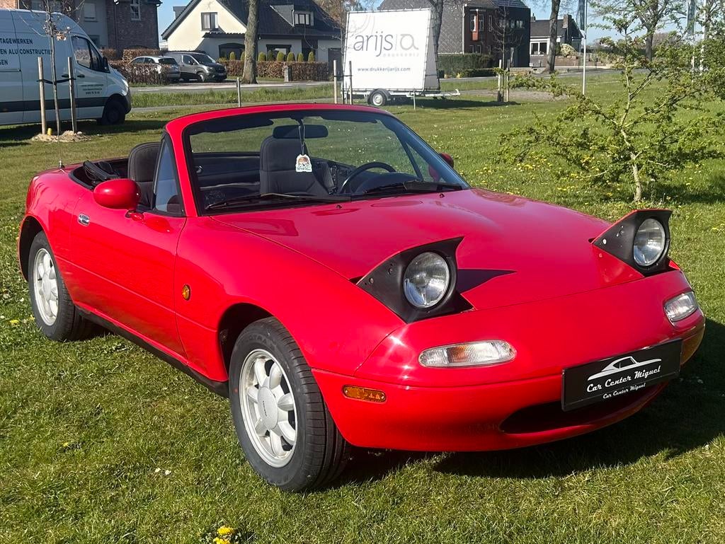 Mazda MX5 NA 1.6i, Autos, Mazda, Entreprise, MX-5, Vitres électriques, Jantes en alliage léger, Radio, Sièges sport, Essence, Cabriolet