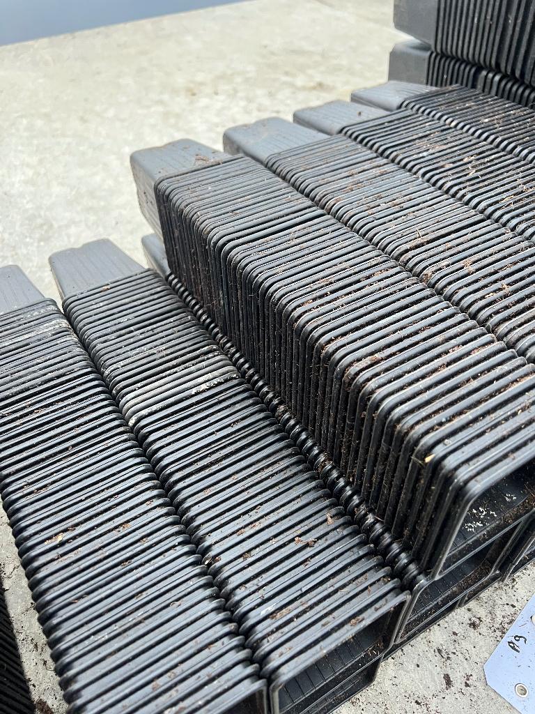 vierkante P9 potjes bloempotten 9 X 10 cm, Tuin en Terras, Bloempotten, Kunststof, Vierkant, Ophalen of Verzenden, Zo goed als nieuw