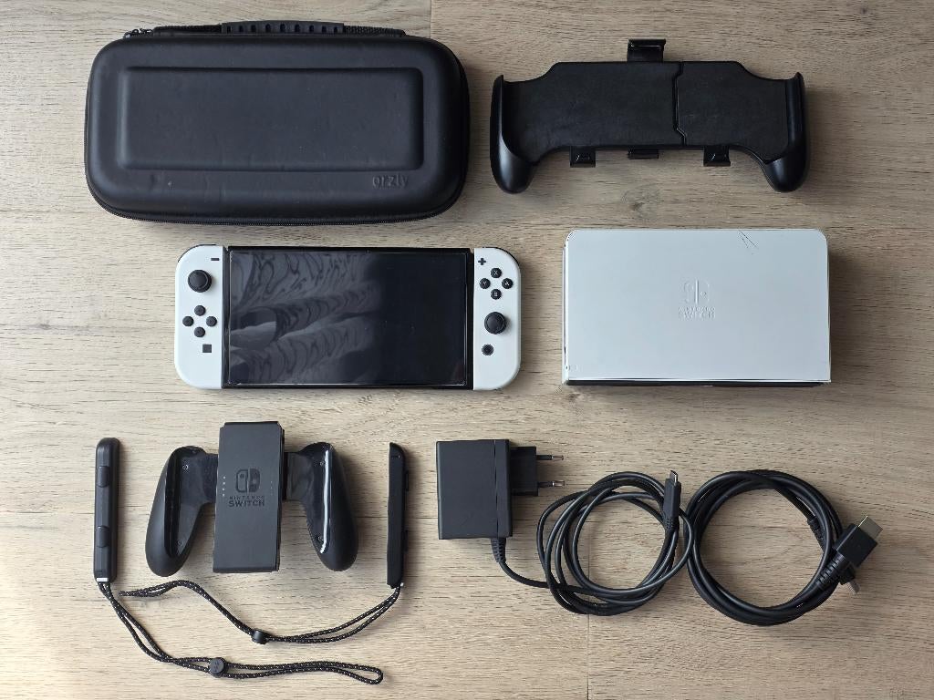 Nintendo Switch OLED console en bon état, Enlèvement, Utilisé, Switch OLED
