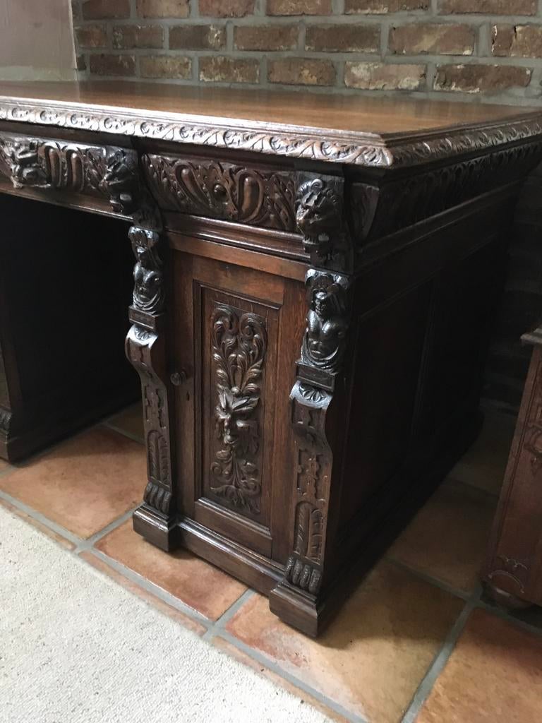 Bureau ancien tête de lion renaissance, Ophalen