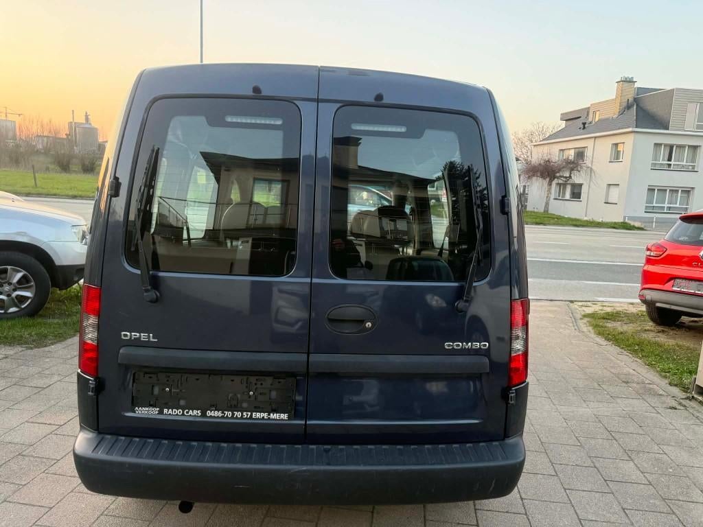 Opel Combo essence 01/2006, Achat, Entreprise, Boîte manuelle, 151 g/km