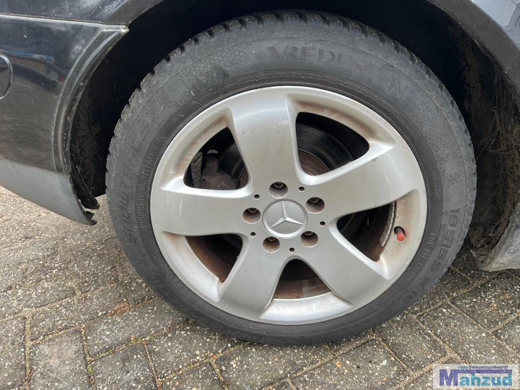 MERCEDES Velgen 5x112 66.6 16 inch winterbanden winterset, Gebruikt, Mercedes-Benz AG, Mercedesstrasse 120
70372  Stuttgart, DE