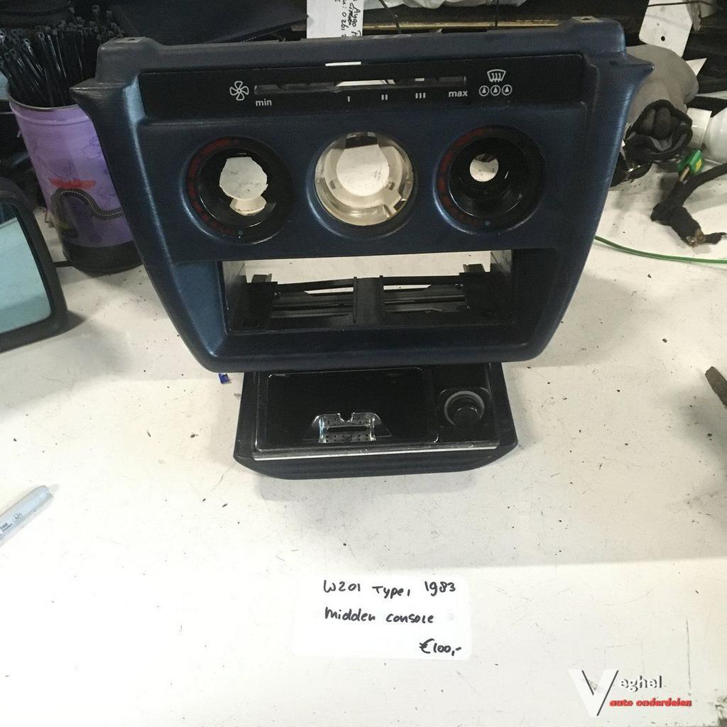Mercedes W201 1983 Midden console, -, Utilisé, -, -