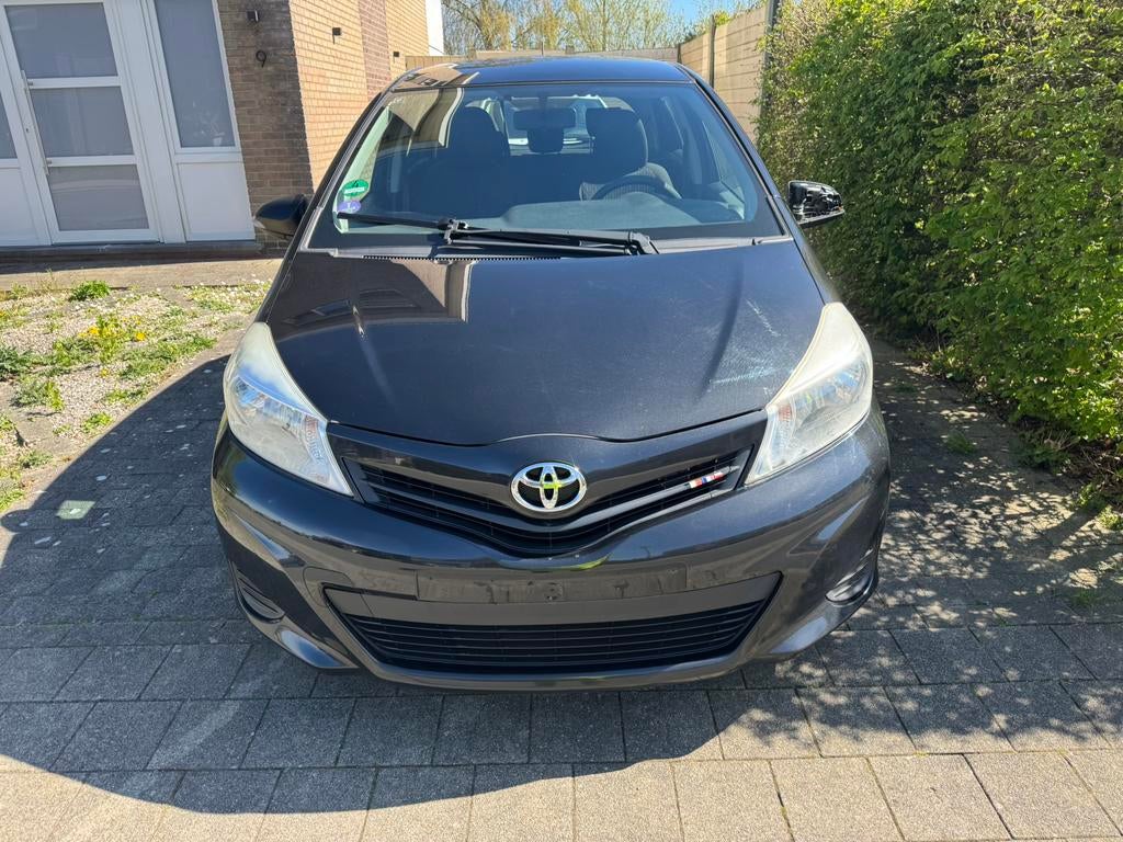 Toyota Yaris 1.0 essence /185700 km/2013/pour l'exportation, Autos, Euro 5, Achat, 998 cm³, Boîte manuelle